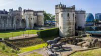 London Super Saver: Royal Walking Tour Including Tower of London and Changing of the Guard plus London Highlights with Afternoon Tea