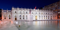 Recorrido turístico nocturno por la ciudad de Santiago para grupos pequeños con cena incluida Recorrido turístico nocturno por la ciudad de Santiago para grupos pequeños con cena incluida