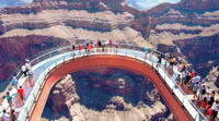 Le meilleur du plateau ouest: visite aérienne du Grand Canyon with possibility de survol en hélicoptère, promenade en bateau et Accès à la passerelle Skywalk