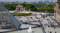 Promenade à pied sur la Seine à Paris en petit groupe et billet coupe-file pour le Musée du Louvre