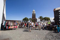 Teguise Market and César Manrique Foundation Tour in Lanzarote