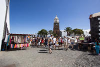 Visita al Mercado de Teguise y la Fundación César Manrique en Lanzarote Visita al Mercado de Teguise y la Fundación César Manrique en Lanzarote