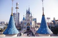 Lotte World Theme Park Admission with Guide