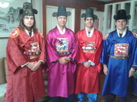 Seoul Combo: Cultural Heritage Tour with Kimchi Making and Traditional Dress Wearing