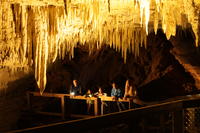 Visite de la grotte des vers luisants, Dans la grotte de Footwhistle, à Waitomo