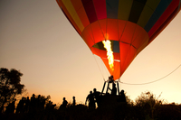 Paseo en globo por las Montañas del Atlas desde Marrakech con desayuno bereber y experiencia en camello en el desierto Paseo en globo por las Montañas del Atlas desde Marrakech con desayuno bereber y experiencia en camello en el desierto