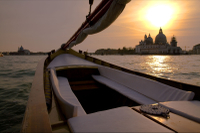 Croisière à Venise au coucher du soleil, en bateau vénitien typique