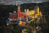 Visite privée : vol en hélicoptère à Lisbonne incluant Sintra et le palais national de Queluz Visite privée : vol en hélicoptère à Lisbonne incluant Sintra et le palais national de Queluz