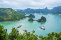 Cruzeiro particular velejando pela Baía de Halong de Hanói Cruzeiro particular velejando pela Baía de Halong de Hanói