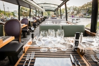 Circuit gastronomique en bus dans Paris with déjeuner ous dîner