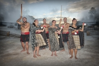Whakarewarewa, visite guidée du village maori vivant with repas hangi en option de