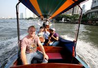 Croisière en bateau à Longue file d'attente Dans les pièces de Bangkok reculés with visite des temples en options