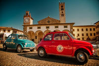 Klassieke Fiat 500 Tour vanuit Florence waarbij u zelf rijdt: Toscaanse villa en picknicklunch Klassieke Fiat 500 Tour vanuit Florence waarbij u zelf rijdt: Toscaanse villa en picknicklunch