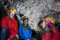 Excursion de spéléologie Dans des grottes formix nominale de la lave et sortie d'observation des baleines au départ de Reykjavik