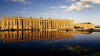 Versailles Guided Tour Priority Access from Paris with Hotel Pickup