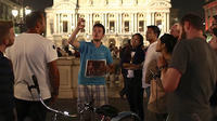 Imagen Tour nocturno en bicicleta por París y crucero por el río Sena de 1 hora de duración