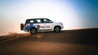 Ørkensafari i Dubai på kvelden med kjøring i sanddynene, kamelridning og grillmåltid Ørkensafari i Dubai på kvelden med kjøring i sanddynene, kamelridning og grillmåltid