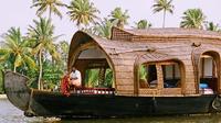 Kochi Private Tour: Overnight Alleppey Backwaters Houseboat Cruise 