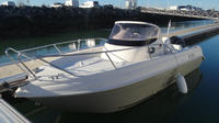 Rent a open-hull boat for up to 6 people in La Rochelle - License required