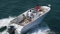 Rent a open-hull boat for up to 8 people in Saint-Tropez - License required