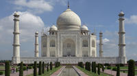 9-Day Monuments Tour from Agra to Bangalore: Taj Mahal, Golconda Fort and Mysore Palace by Air