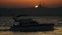  Bosphorus Sunset Cruise on a Private Yacht 