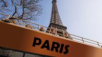 Skip the Line Eiffel Tower Lunch Hop On Hop Off Bus Tour and River Cruise
