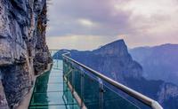 Private Day Tour: Tianmen Mountain and Tujia Folk Customs Park Discovery 