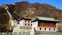 Small-Group Beijing Coach Day Tour: Badaling Great Wall and Jade Gallery Visit including Lunch