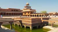 Independent Day Tour of Taj Mahal, Fatehpur Sikri and Agra Fort from Delhi with Private Car 