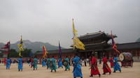 Gyeongbokgung Palace and Bukchon Hanok Village Small-Group Walking Tour