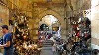 Les points forts égyptiens : le musée de la Mosquée d'albâtre, l'Église suspendue et le souk de Khan au départ du Caire Les points forts égyptiens : le musée de la Mosquée d'albâtre, l'Église suspendue et le souk de Khan au départ du Caire