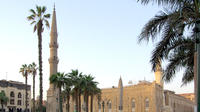 Private Guided Day Tour to the Giza Pyramids, Egyptian Museum and Al-Hussein Mosque from Cairo