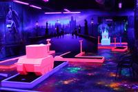 Entreebewijs voor minigolf met blacklight in Praag Entreebewijs voor minigolf met blacklight in Praag