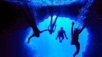 Blue Cave and Green Cave and Hvar Old Town Boat Tour with Lunch and Snorkeling from Split