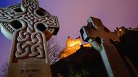 Small-Group Photography Walking Tour of Edinburgh 