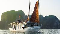 Journée baie d'Halong Tour Y compris Bamboo Boat