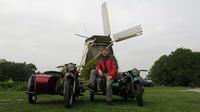Begeleide tour in motorzijspanwagen: Nederlands platteland en kasteel Muiderslot vanuit Amsterdam Begeleide tour in motorzijspanwagen: Nederlands platteland en kasteel Muiderslot vanuit Amsterdam