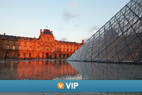 Viator VIP: tour met kleine groep door het Louvre zonder wachtrij, met champagne en heerlijke lunch onder de piramide Viator VIP: tour met kleine groep door het Louvre zonder wachtrij, met champagne en heerlijke lunch onder de piramide