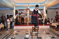 Traditionele show in Griekse herberg in Santorini Traditionele show in Griekse herberg in Santorini