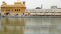 2-Day Private Tour: Golden Temple with Evening Wagah Border Ceremony in Amritsar