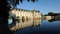 Visite guidée des châteaux de la Loire au départ de Paris en minibus