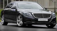 Private Amsterdam Airport Arrival Transfer in Luxury Sedan