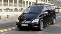 Private Arrival Transfer: Gatwick Airport to Central London in a Luxury Van 