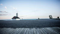 Toronto Beach Walking Tour with Photo Session