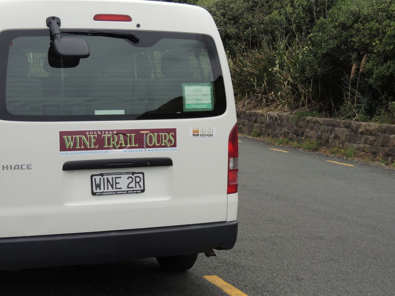 Auckland Shore Excursion: West Coast Wineries Tour