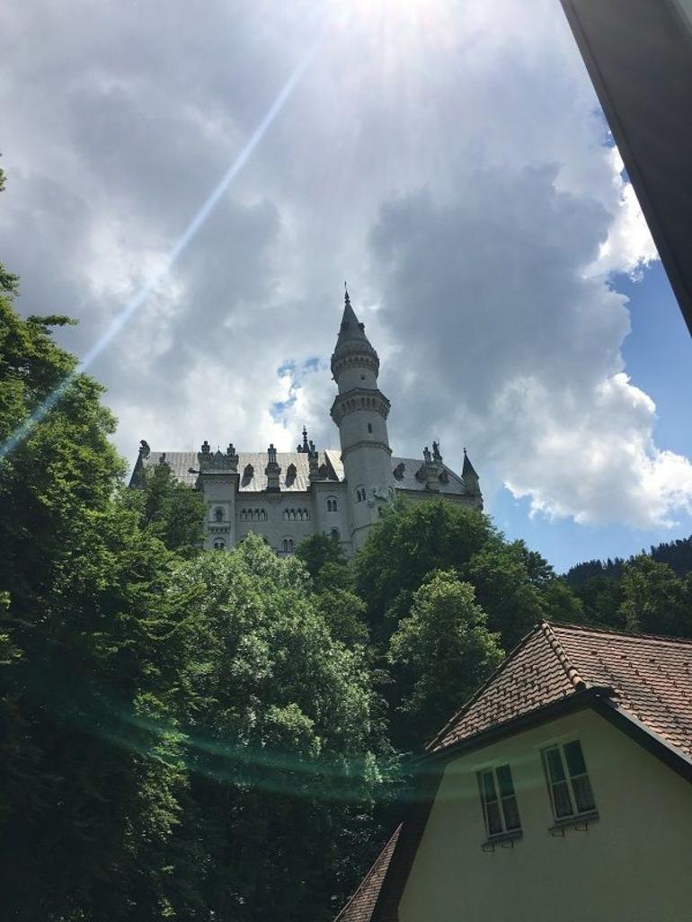 Neuschwanstein and Linderhof Castle Small-Group Coach Day Trip from Munich