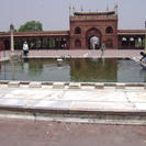 The pool also provides a great reflection of the mosque building - Photo by: Balti-most, USA