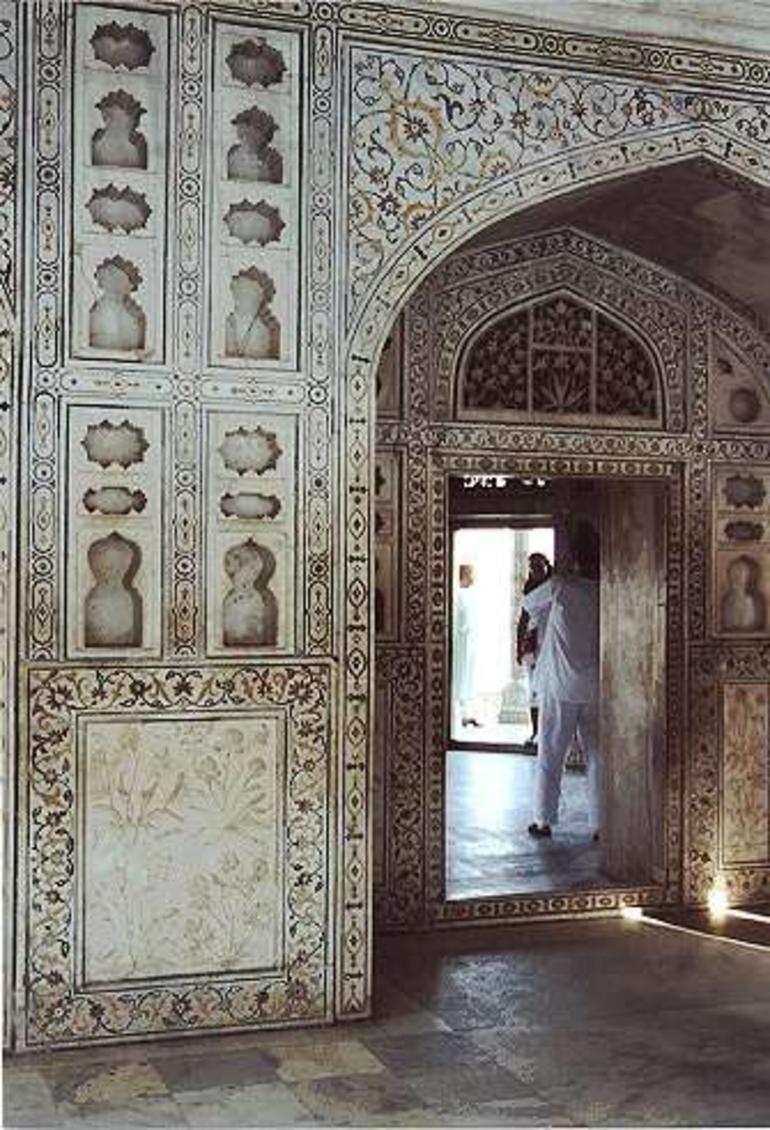Inside Taj Mahal - New Delhi