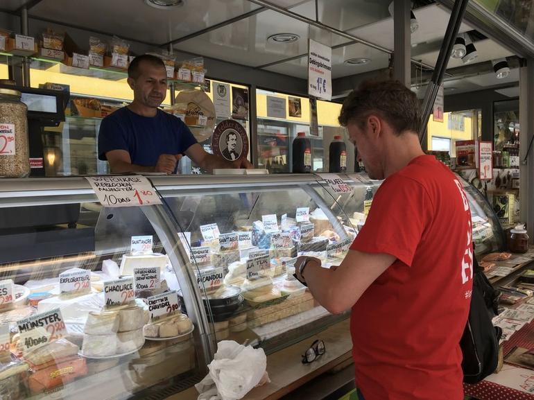 Food, Coffee and Market: Small Group or Private Walking Tour in Vienna